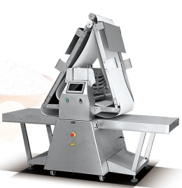 Productivity Dough Sheeter Electric Bread Baking Equipment 0.75KW Voltage Power Source