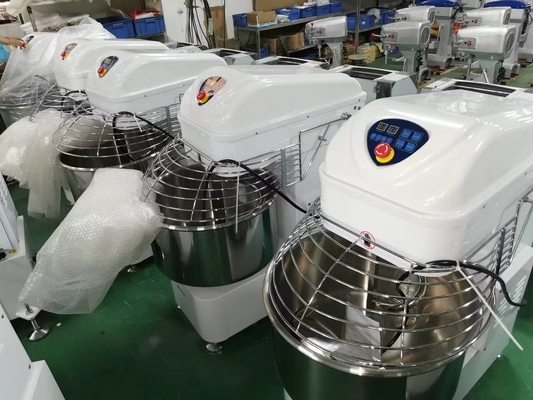 Capacity 80L Spiral Mixer 17.8 Rpm Tank Speed Cooking Equipment Fast Food Kitchen Equipment