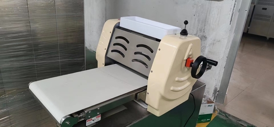 Heavy Duty Restaurant Dough Sheeter With 370mm Roller And 80kg Weight Capacity