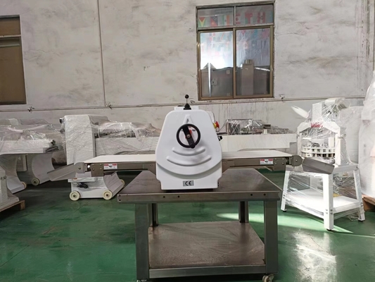 Mini Dough Sheeter Commercial Kitchen Cooking Equipment With 2.5kg Max Rolling Weight
