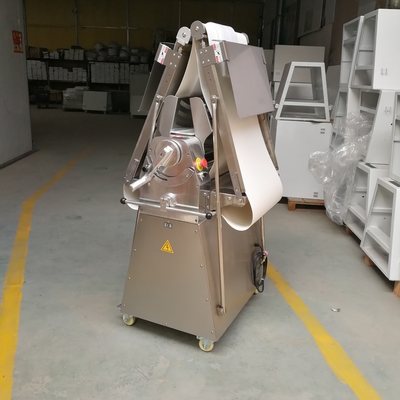 230kg Kitchen Cooking Equipment With 0.5-38mm Roller Regulating Range And 0.75kw Power
