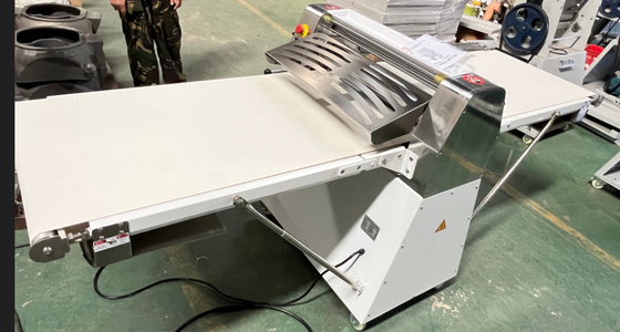 Powerful Dough Pressing Machine 6.5kg Max Dough Weight 220V Kitchen Cooking Equipment