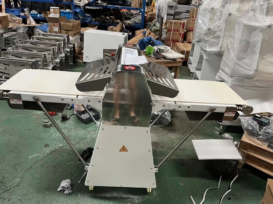 220V/380V Vertical Dough Sheeter 6.5kg Max Dough Weight Roller Regulating Range 0.5-38mm