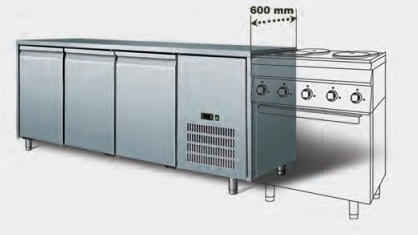 Air Cooling Stainless Steel GN1/1 3 Doors Worktable Chiller Temperature 2~8.C Refrigeration Unit
